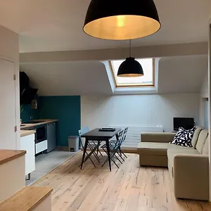 https://appartement-neuf-scintillant-de-lile-damour.hotels-rhonealpes.com