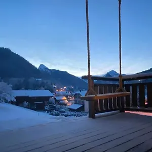 https://la-petite-azalee.hotels-rhonealpes.com