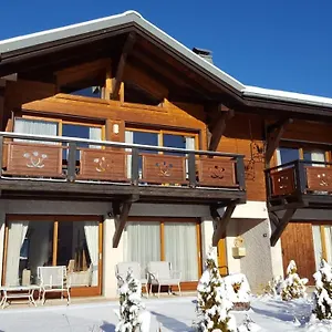 https://chalet-les-tulipes.hotels-rhonealpes.com